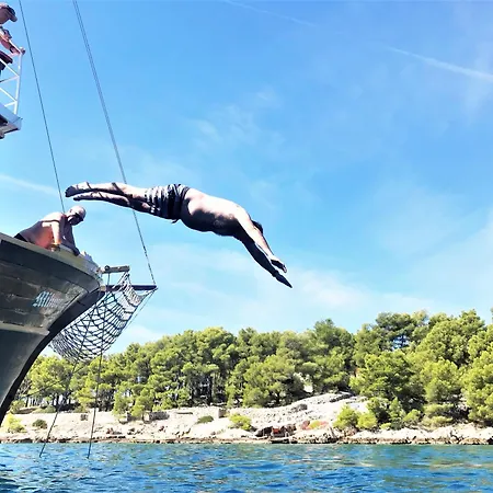 Rhythm Floating Split