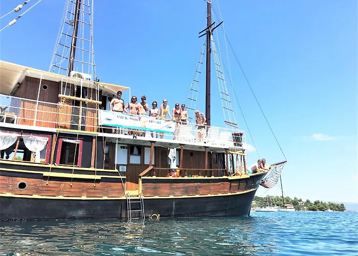 Botel Rhythm Floating *