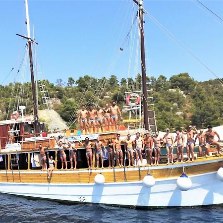 Botel Rhythm Floating *