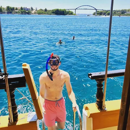 Hotel en barco Rhythm Floating Accom - *