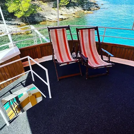 Botel Rhythm Floating Split