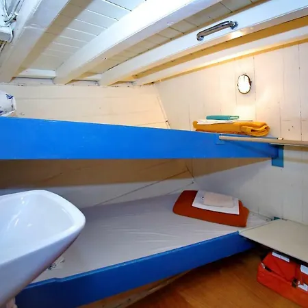 Hotel en barco Rhythm Floating Accom -