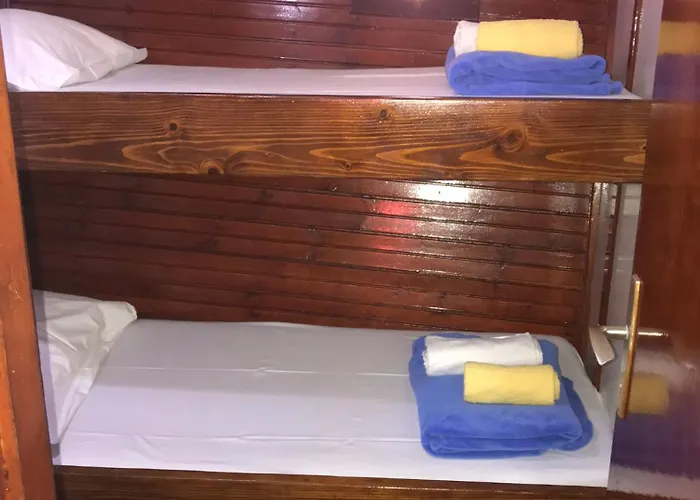 Rhythm Floating Accom -