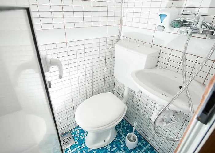 ספינת מלון Rhythm Floating Accom -