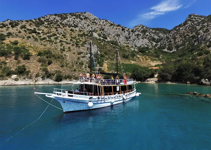 Rhythm Floating Accom -